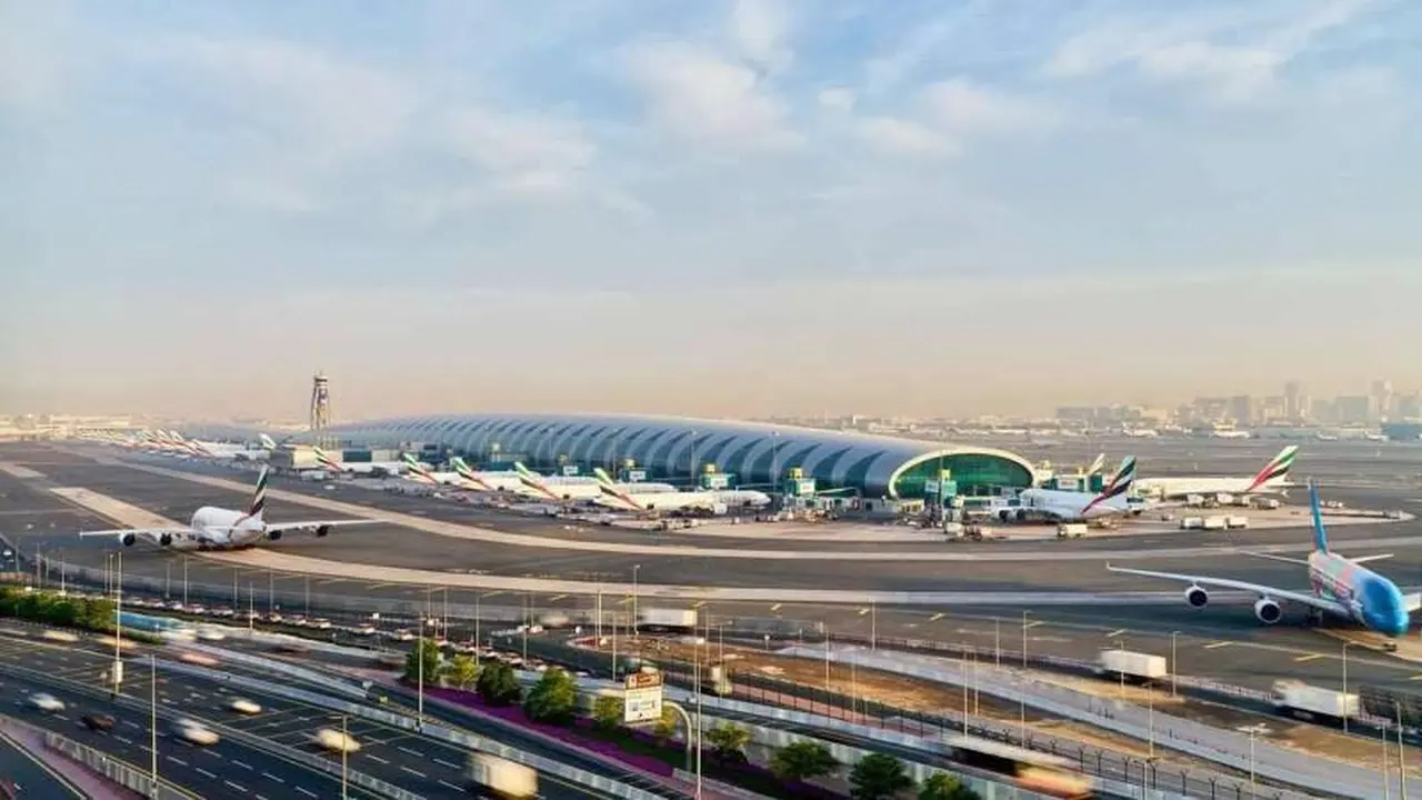 مطارات دبي تضع أولوية لجدولة الرحلات المغادرة وسط ارتقاع تدريجي في حركة الطيران